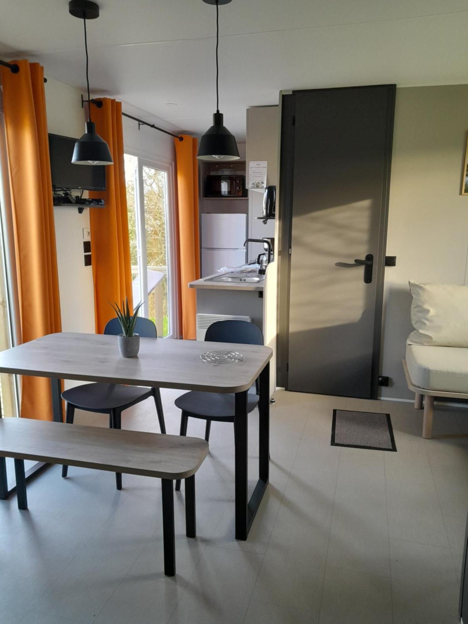 Camping Le Picard Tournieres Exteriör bild